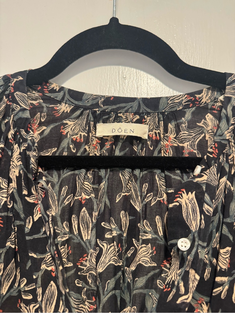 Doen “Black Lilium Floral” Jane Blouse - Picture 4 of 7